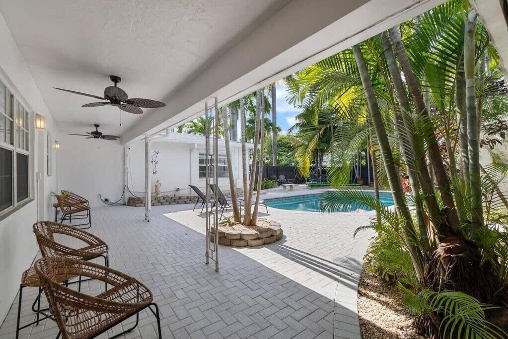 Walk To Las Olas Banyan Room Palm Paradise Inn Fort Lauderdale Exterior photo