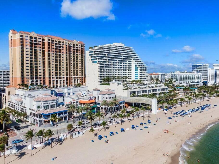 Walk To Las Olas Banyan Room Palm Paradise Inn Fort Lauderdale Exterior photo