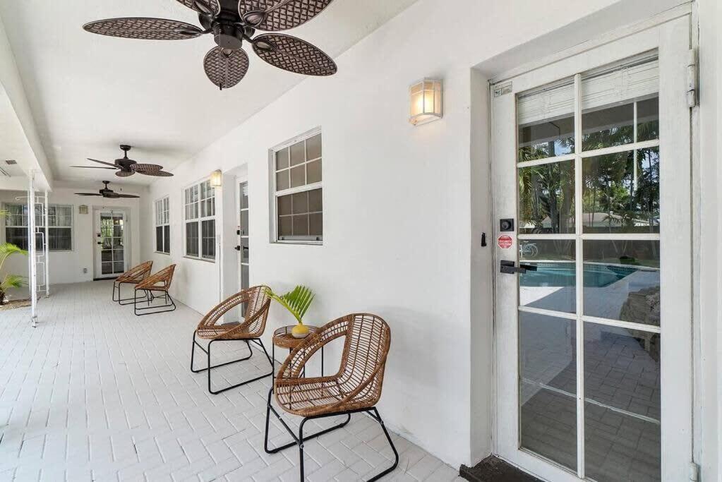 Walk To Las Olas Banyan Room Palm Paradise Inn Fort Lauderdale Exterior photo