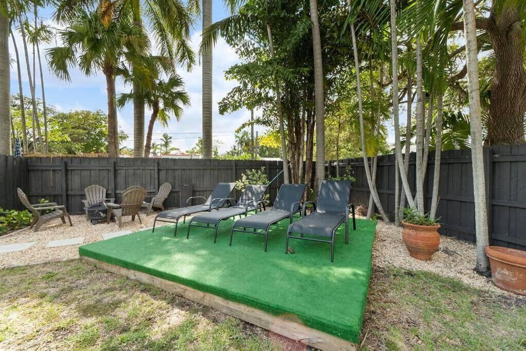 Walk To Las Olas Banyan Room Palm Paradise Inn Fort Lauderdale Exterior photo